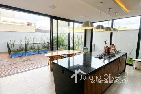 09acc51b-c7a2-4242-96ea-1c8e77c83913