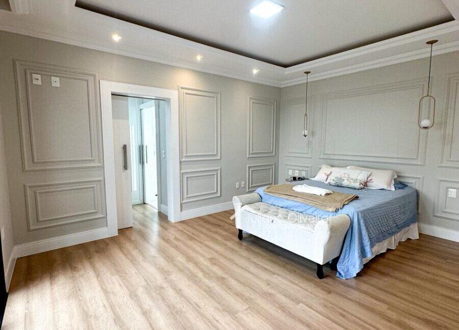 28b5712c-1105-403c-8273-55054fec1d35