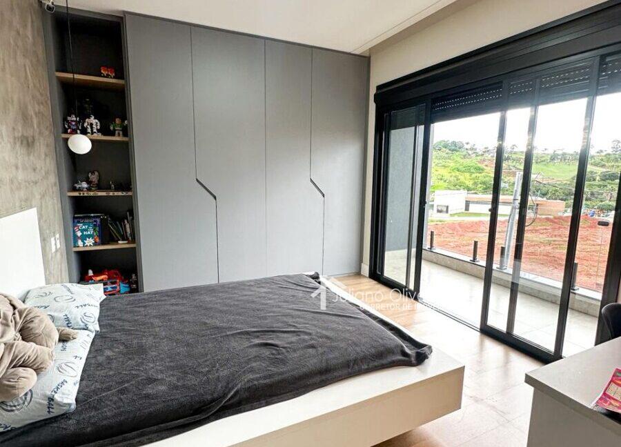 4265238d-180f-4c17-8d94-8fa3789185cf