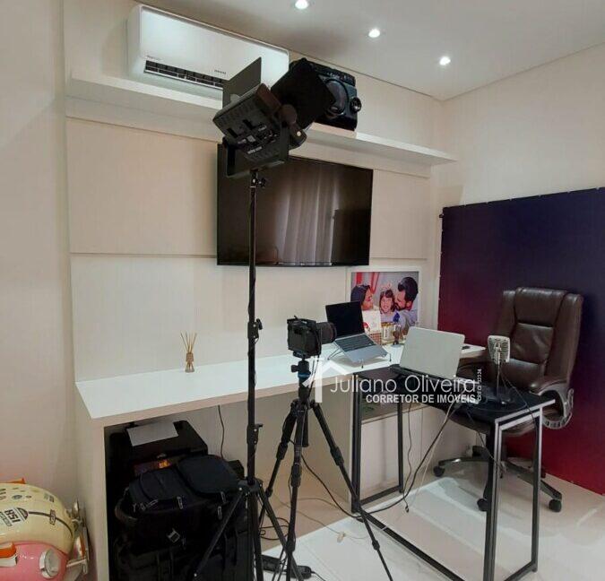 b46d43ff-89b3-45f7-8061-ae339b8f9fea (1)