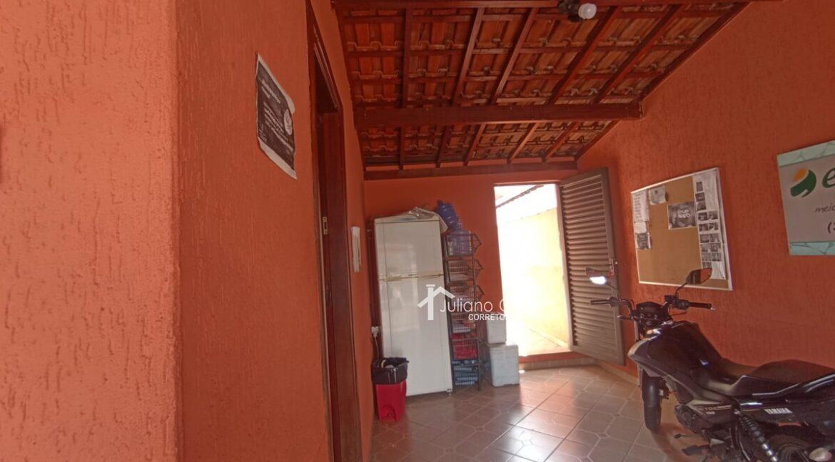 3702b8ca-4631-4f8d-9a86-d9697013f5dd