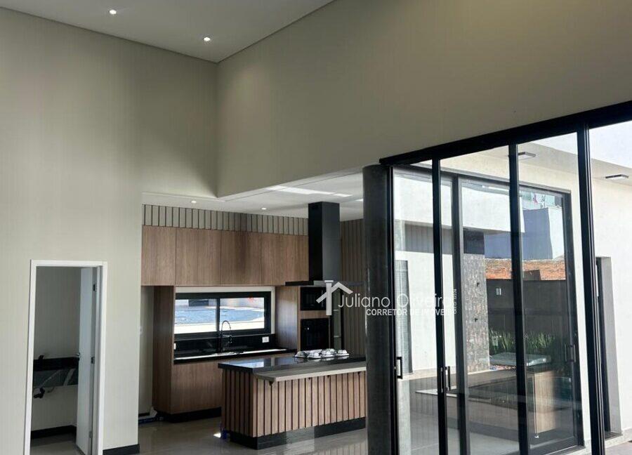 fcf03ff1-500a-45fb-bc86-2fbda6971a93