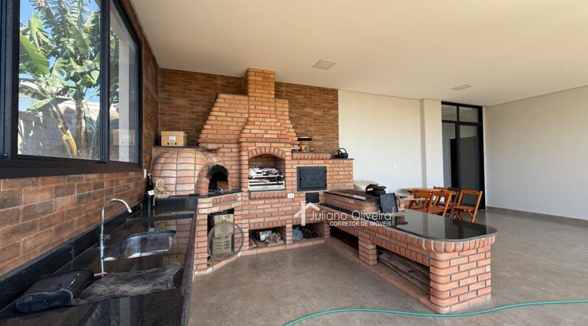 10603100-0e08-4688-8ebe-e73b3057e623