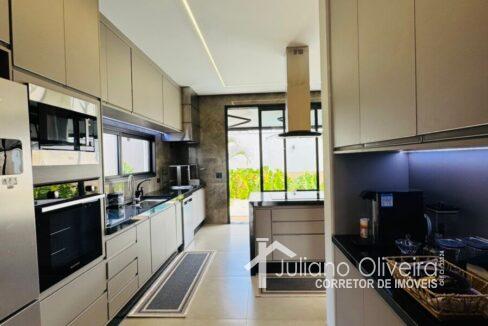 a7b2b321-c120-4245-aa8b-2b237e18890e