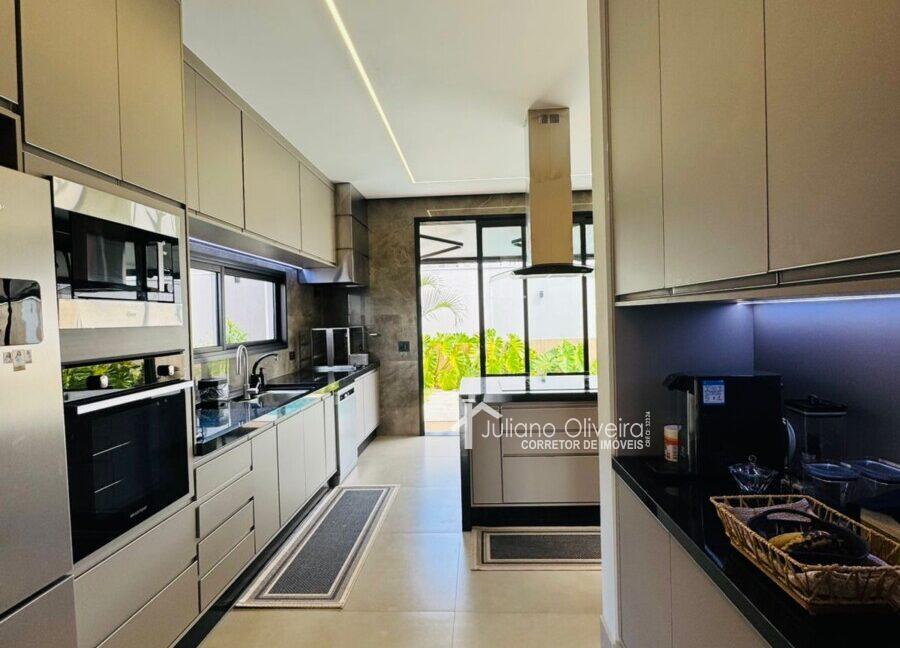 a7b2b321-c120-4245-aa8b-2b237e18890e