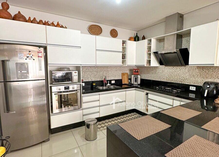 06910515-903d-43e5-94b7-581fb5979fe4