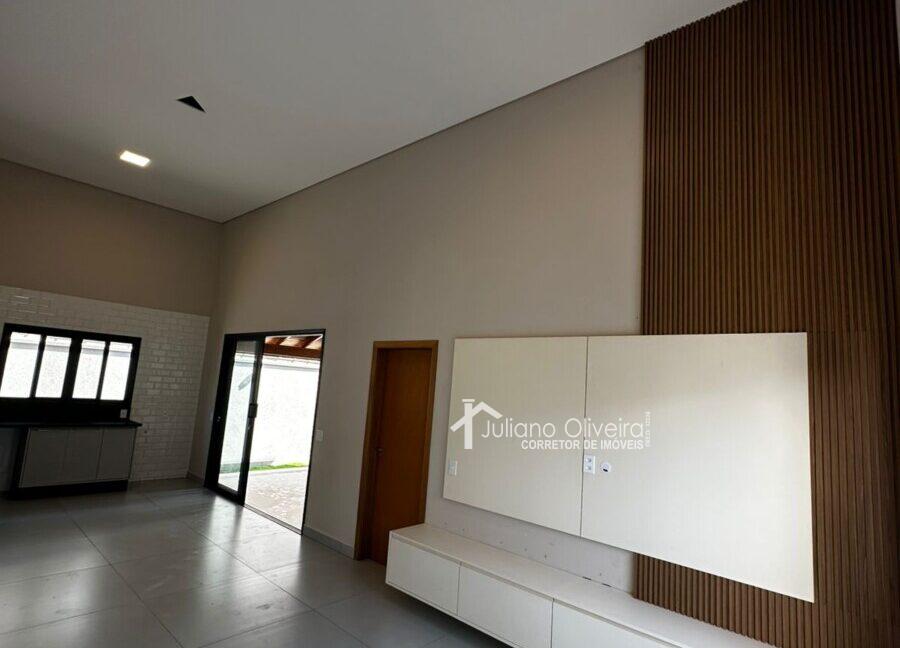 984c0dc4-8d73-49c7-b14f-6d460e5b64e2