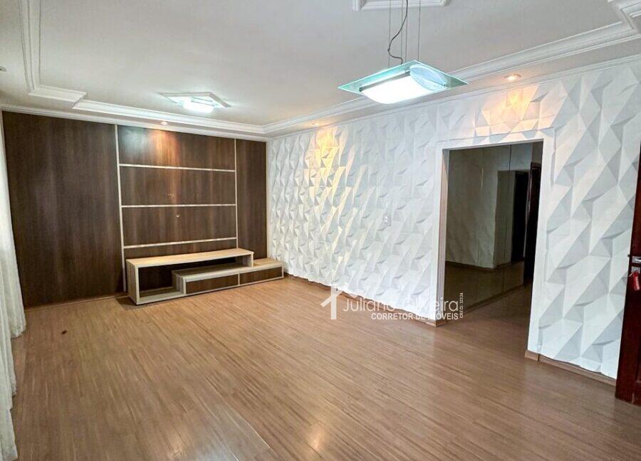 1b652b37-751b-42d4-a4a7-e3463a493c1c