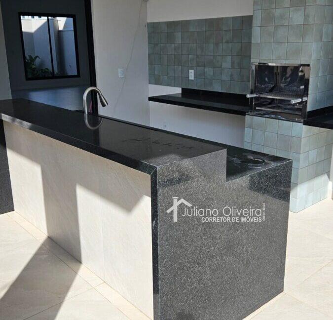 26085713-332c-4929-93cf-acece845e1db