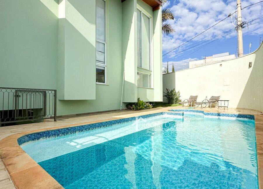 2b033e0c-73a4-45f9-9f61-afbf29e84d9d