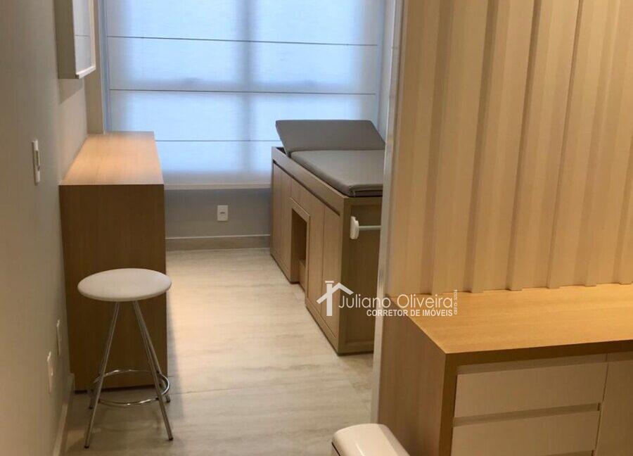 aaf70013-8c06-4cb5-bb1f-238b93afb1f9