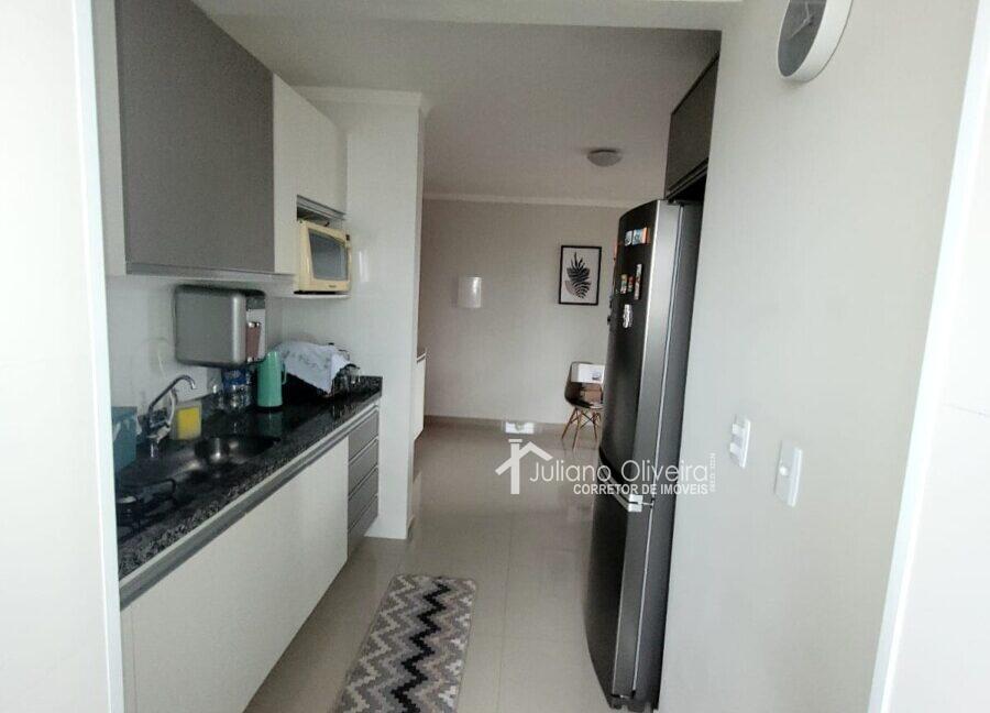 c6859d4c-8bb9-40ee-ac82-36eb3b417e46