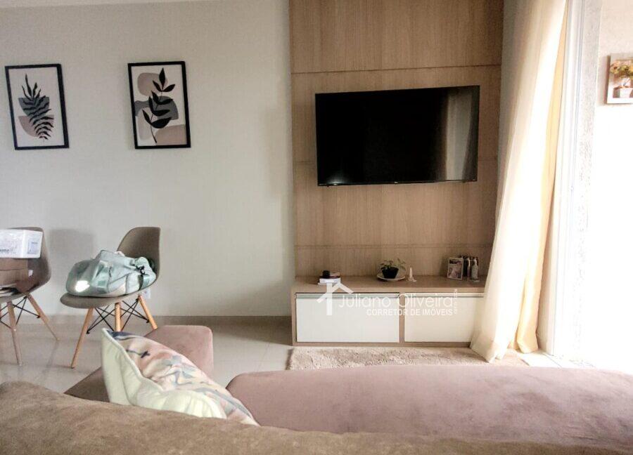 dc89d9a4-988b-4c8d-a8b5-130395454ec6