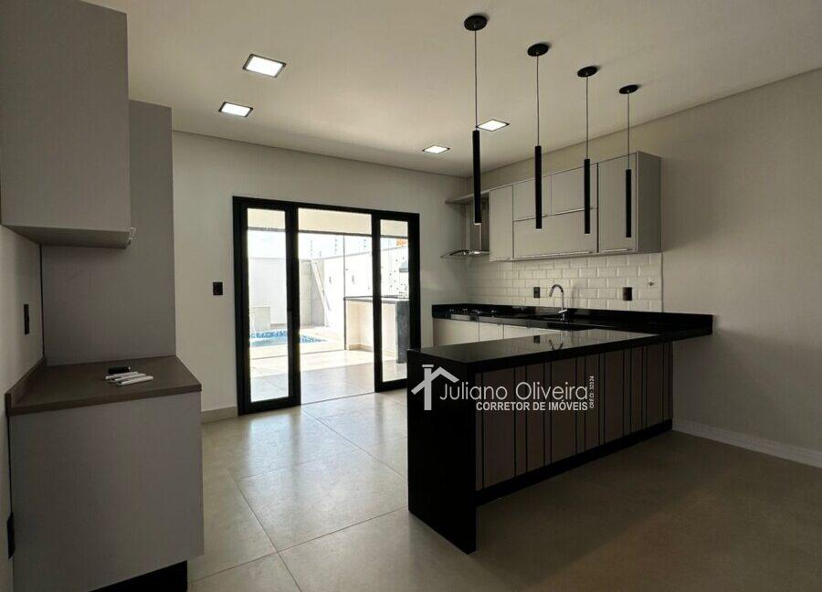 764e1e39-b570-4a04-b1ce-5ef93b76ad1d