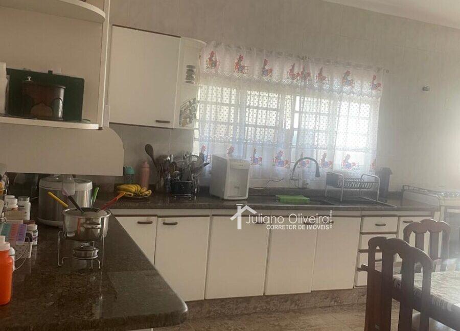 330555cd-13e9-483a-93c5-82484b1ff99e