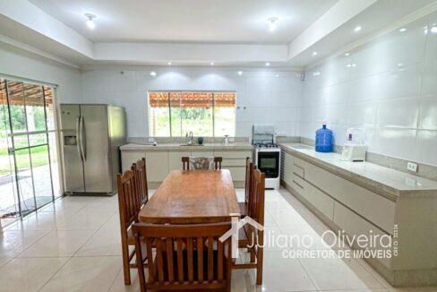 ab517038-9346-4fe9-af1a-8b70126e2b4c