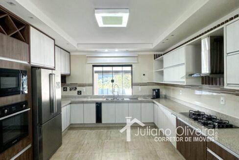 e316d901-ce48-4843-8e37-d966e8927983