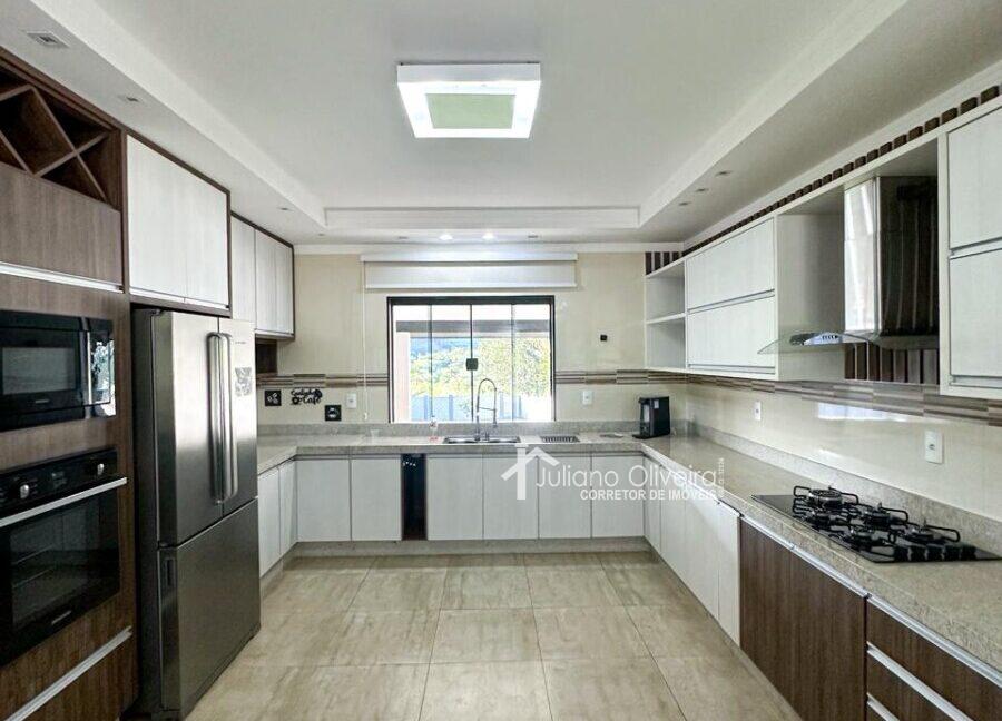 e316d901-ce48-4843-8e37-d966e8927983