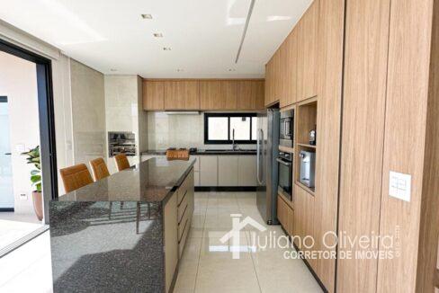 f4560593-ecbe-43fc-9013-0641145b0407