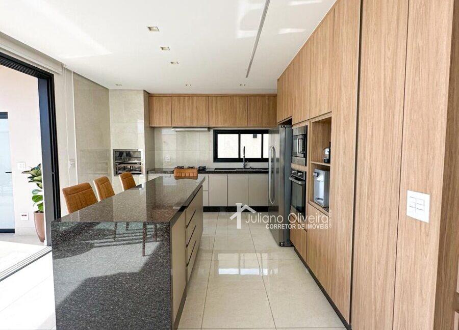 f4560593-ecbe-43fc-9013-0641145b0407