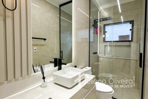 5f13cfb6-e7bf-474c-8c17-2d3ac8146489