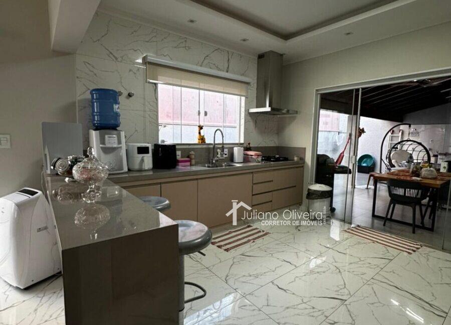 4cb7f351-7d60-4d96-8143-10e42830fe25