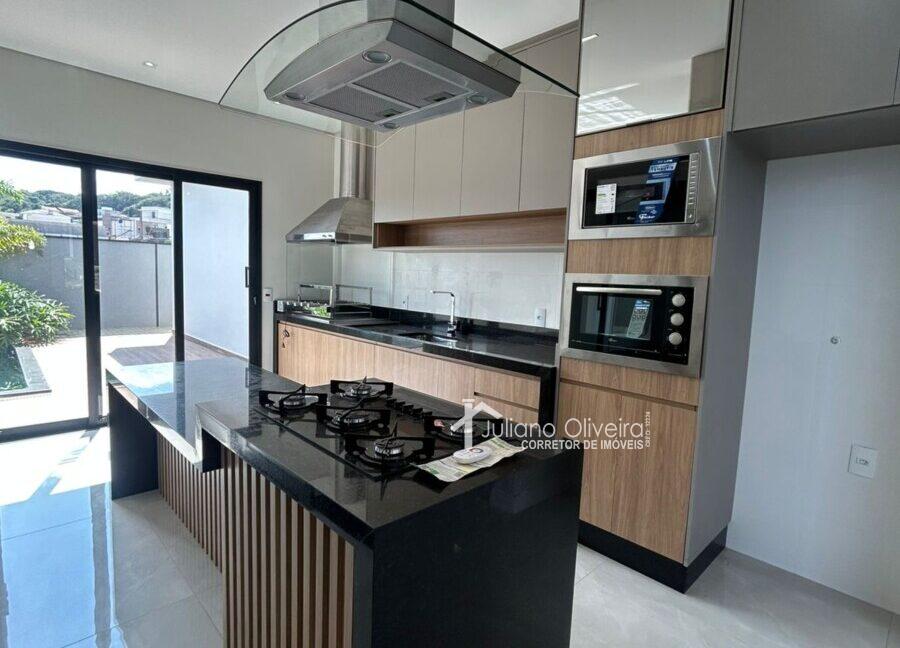 0f6eb6da-6d00-47da-8cae-1db0b41ff8c3